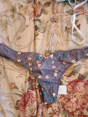 intimissimi Blue Floral Chevron Thong Panties